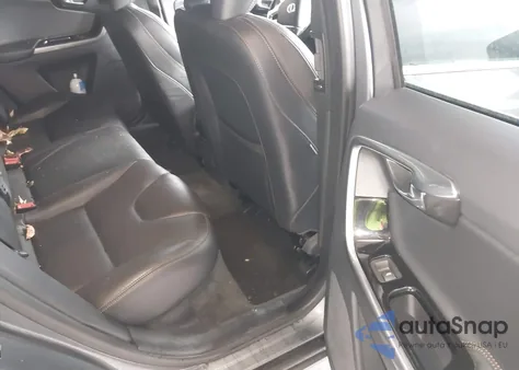 2016 Volvo Xc60 T6 Platinum из США, поврежденный, VIN YV4902RM6G2784897